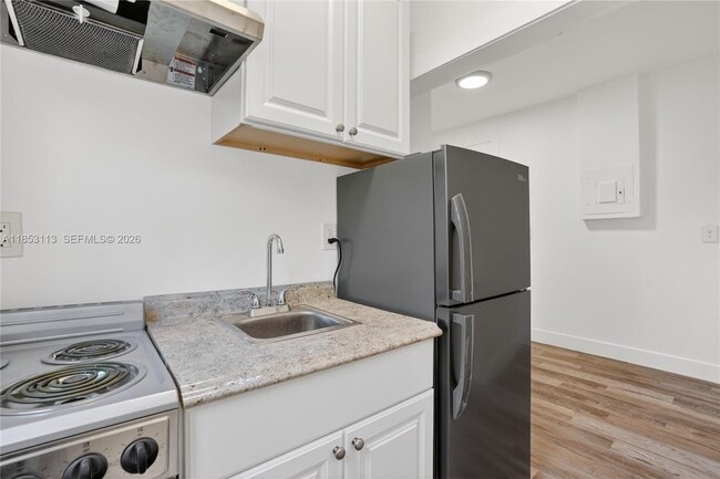 Building Photo - 1630 SW 10th St