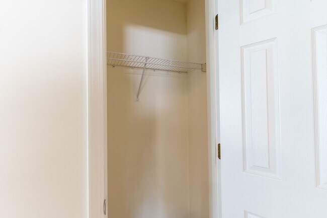 Building Photo - 304-306 Dads Way