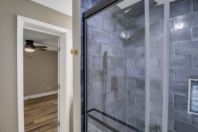 Building Photo - Updated 3BR, 2BA Craftsman Home Minutes from Downtown Savannah