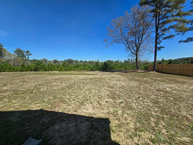 Building Photo - 4 Bedroom, 2 Bath Ranch Available for Rent Now!