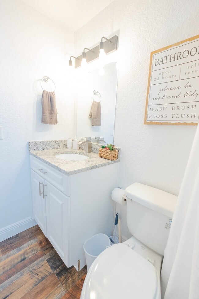 Building Photo - 3007 E 21st Ave