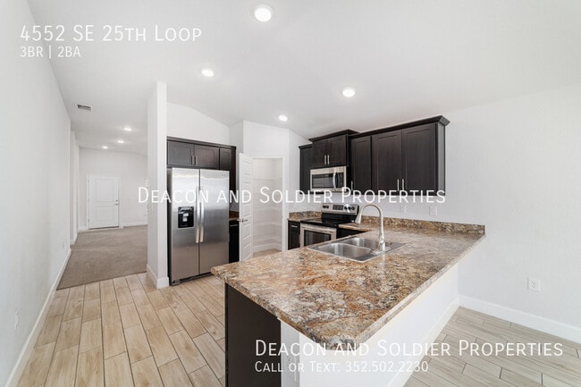 Building Photo - 4552 SE 25th Loop