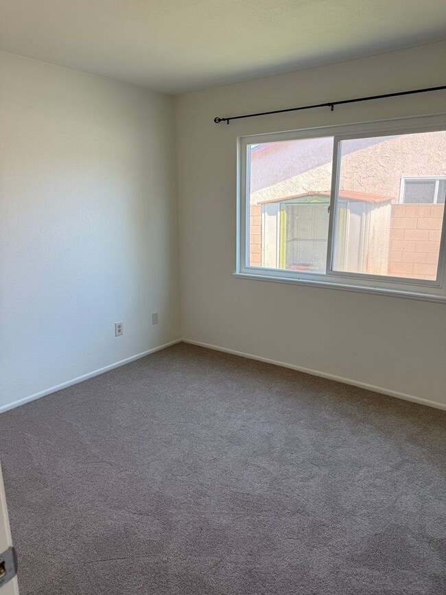 Building Photo - 3724 Valle Vista Dr