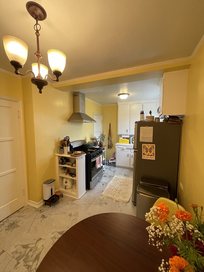 Building Photo - 5522 Edgewood Pl