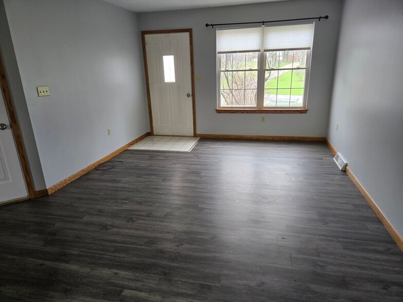 Building Photo - 3615 Stoughton Rd