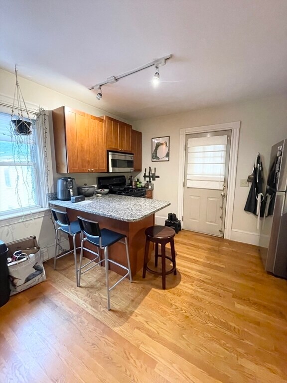 Building Photo - 2 Hagar St