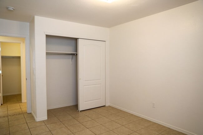 Building Photo - Nice and Spacious 4 Bedroom home Off Hwy 70 & Mesa Grande