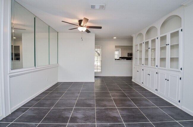 Building Photo - 854 Wax Myrtle Ln