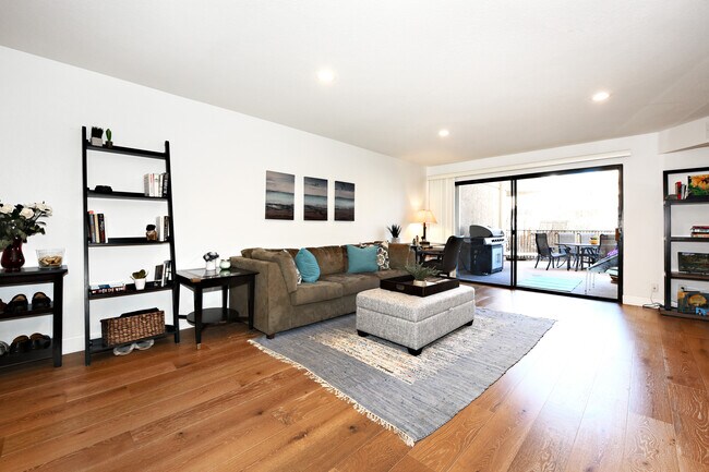 Building Photo - 1633 S Bentley Ave