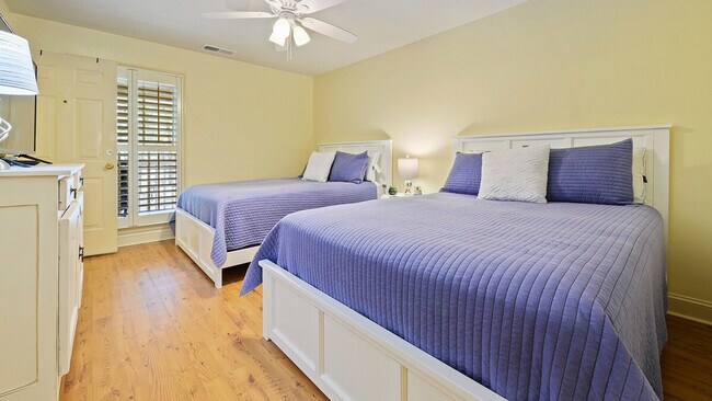 Building Photo - 14 Stillwood Dr