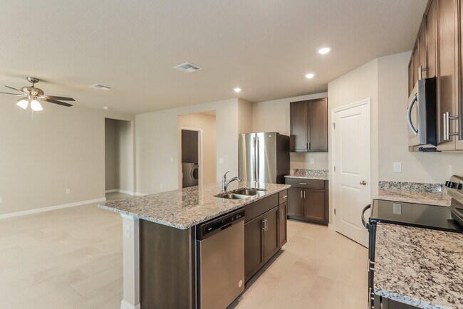 Building Photo - 38955 Harlow Rose Dr