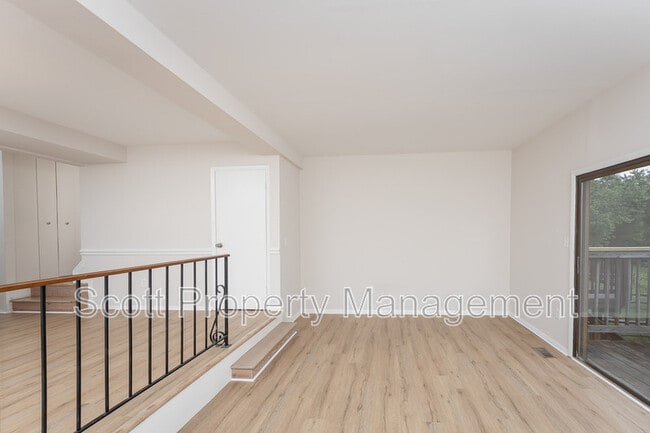 Building Photo - 113 Bourbon Ct