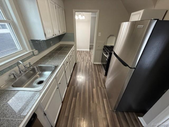 Building Photo - 358 W Elza Ave