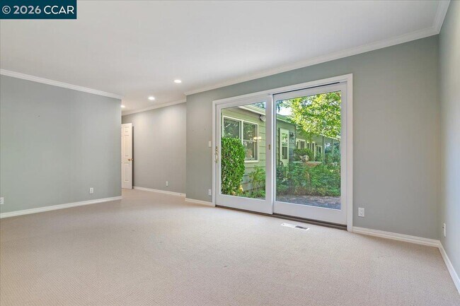 Building Photo - 539 Dalewood Dr