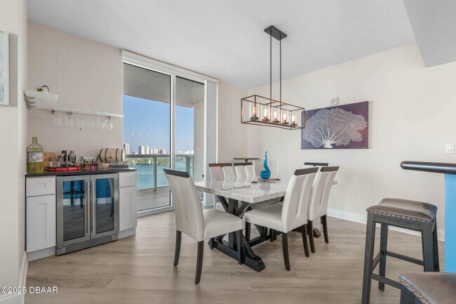 Building Photo - 231 Riverside Dr