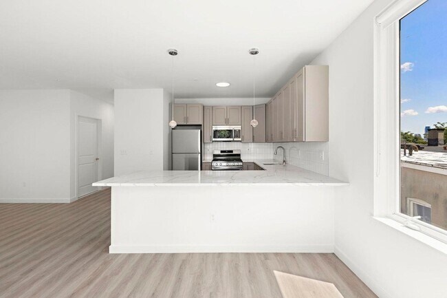 Building Photo - 306 Bergen Ave