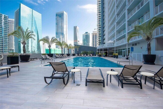 Building Photo - 1250 S Miami Ave
