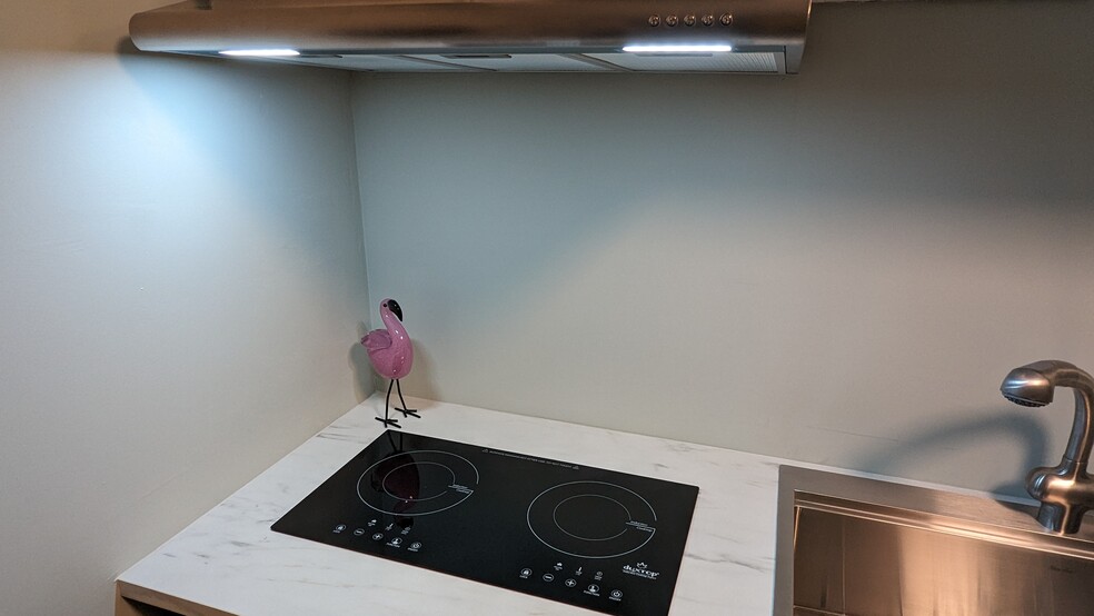 Inductive cooktop - 1118 Peachtree St