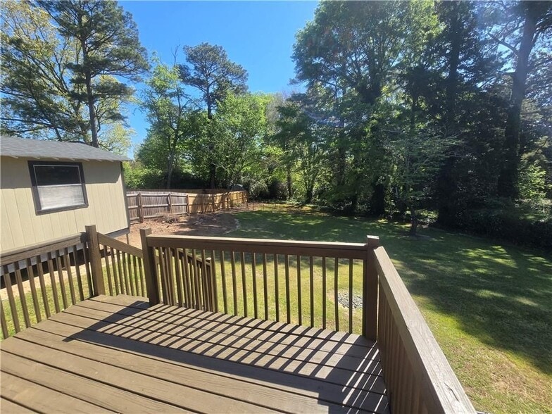 Building Photo - 2971 Belaire Cir