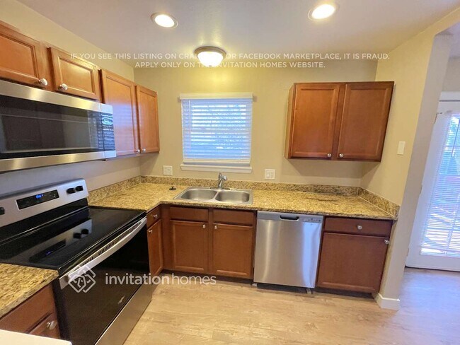 Building Photo - 2924 S Argonne St