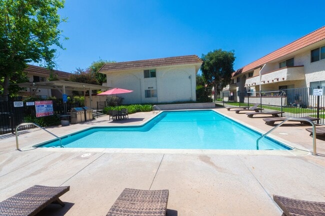 Building Photo - Spacious 1BR/1BA condo with patio and parking! Lake Murray Area $2195.00