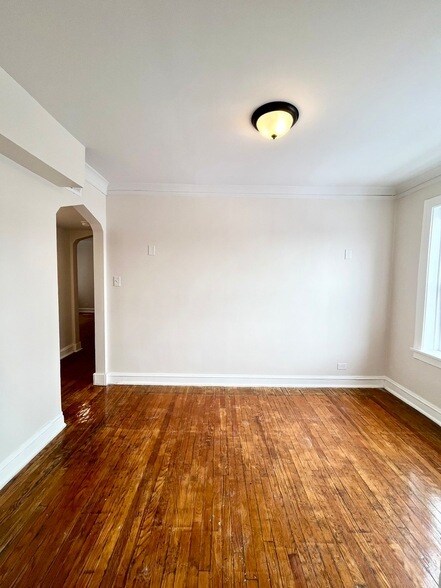 Building Photo - 1148 N Lawndale Ave