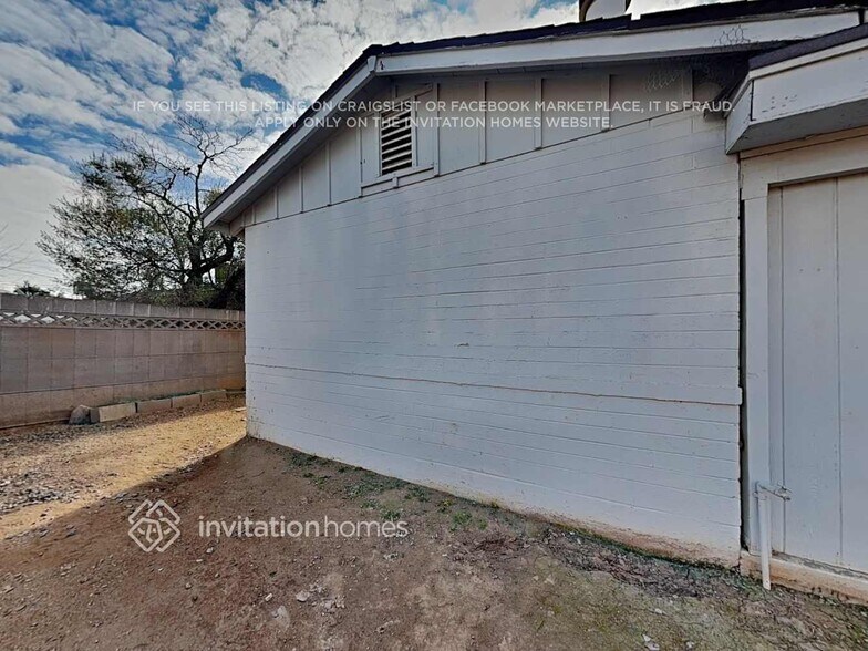 Building Photo - 3114 W Charter Oak Rd