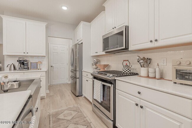 Building Photo - 13849 Harlowton Ave
