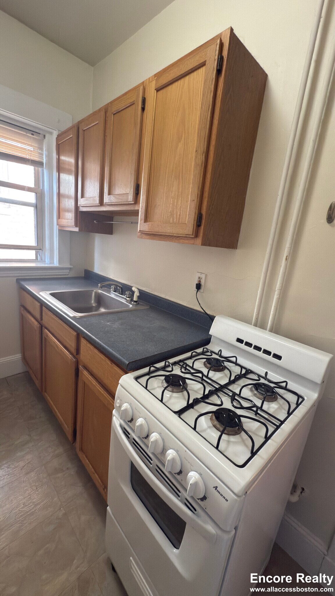 Building Photo - 163 Summer St