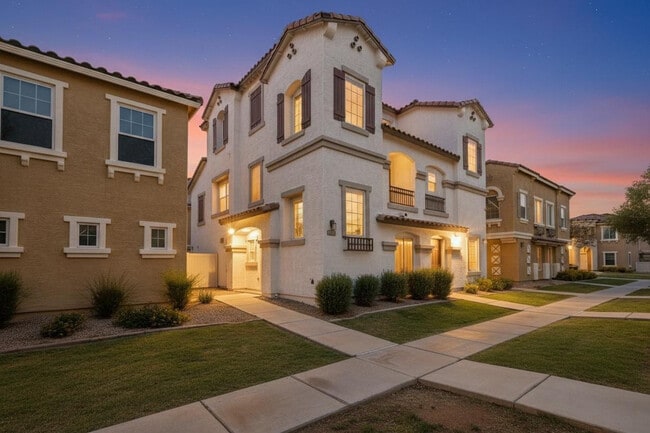 Building Photo - 1319 S Sabino Dr