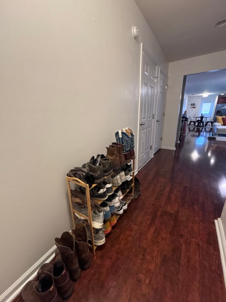 Building Photo - 412 Vinicio Dr