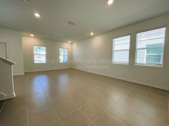 Building Photo - 2080 Rider Rain Ln