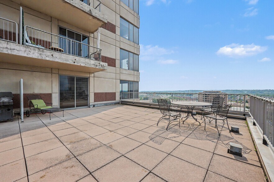 Building Photo - 148 Campau Cir NW