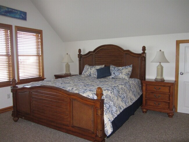 Building Photo - 48184 Decoy Dr