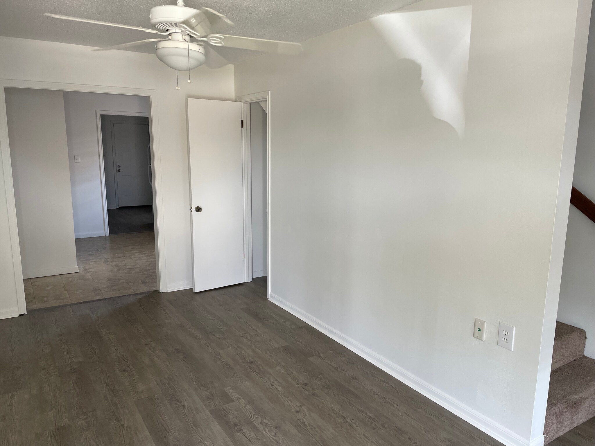 Building Photo - 214 Gloria St