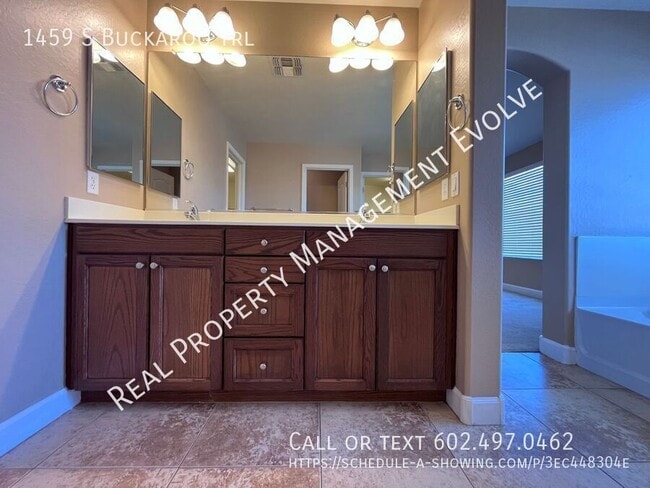 Building Photo - 1459 S Buckaroo Trail