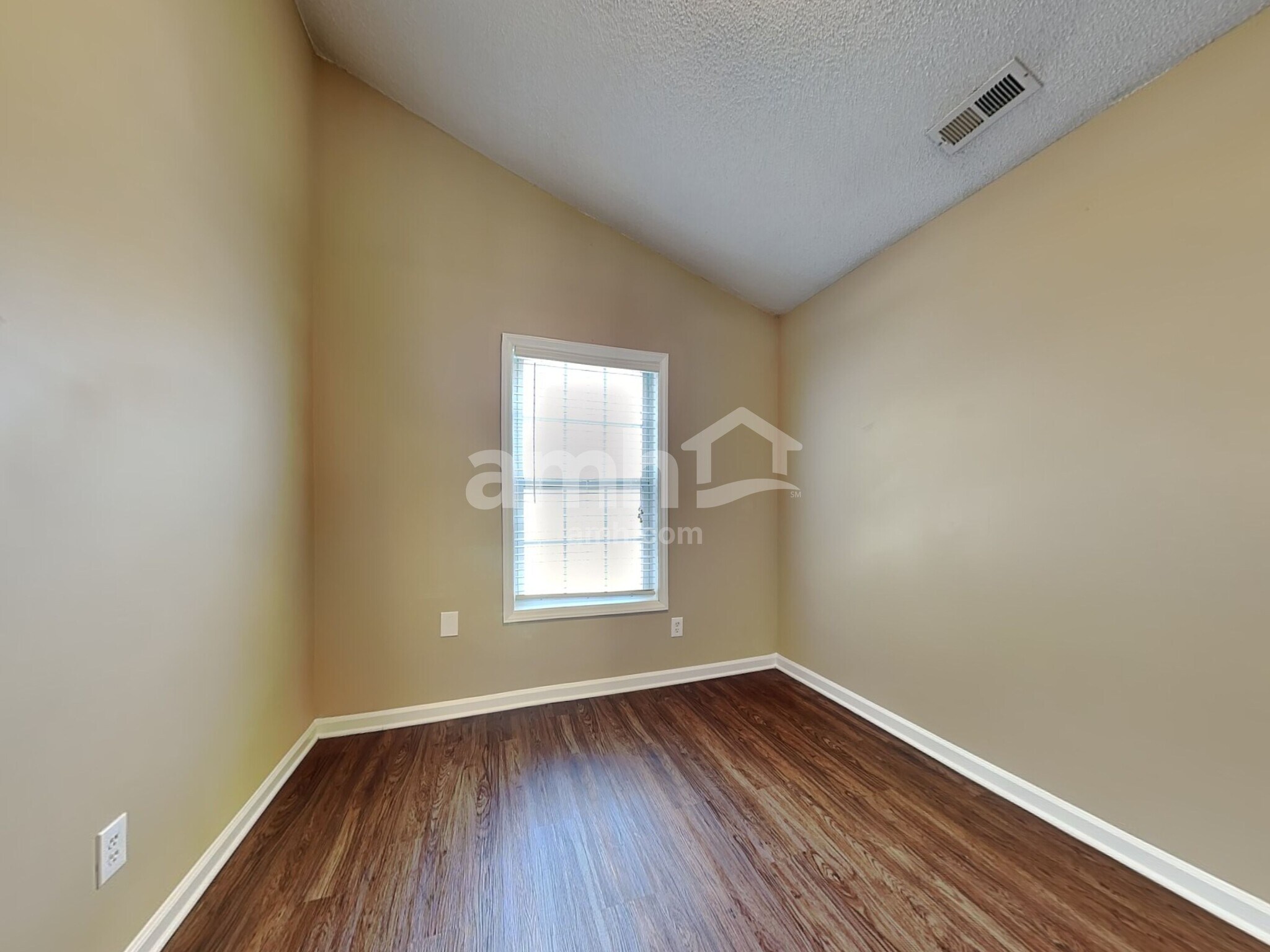 Building Photo - 4220 Lake Woodard Dr