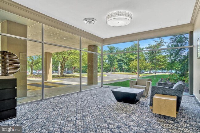 Building Photo - 6621 Wakefield Dr