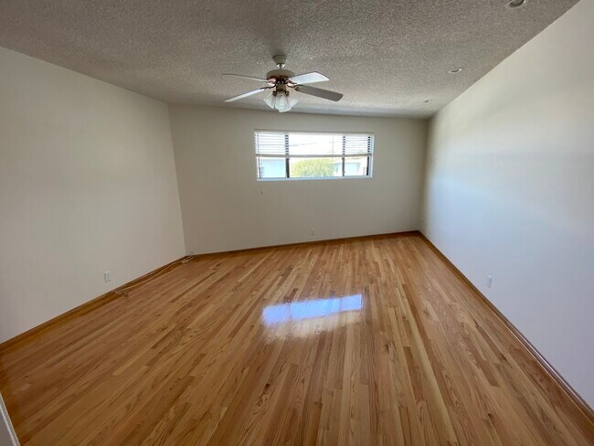 Bedroom - 1739 Washington Way