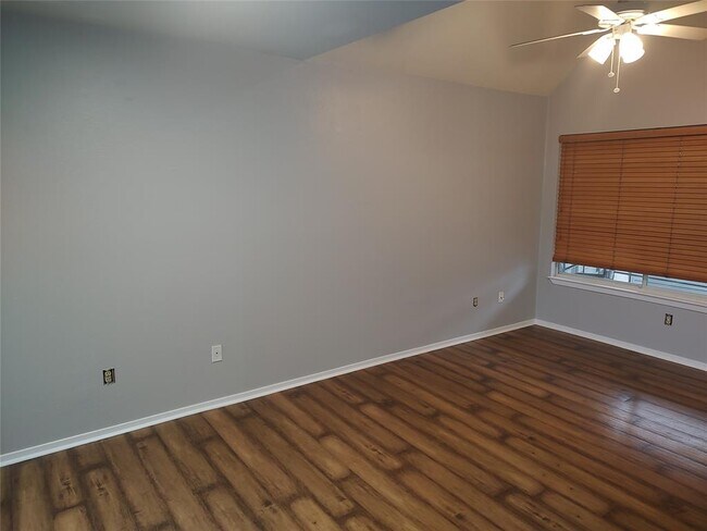 Building Photo - 1514 Parker Ln