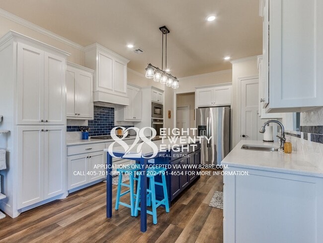 Building Photo - **COMING JANUARY 2ND!!!** STUNNINGLY BEAUTIFUL SPACIOUS 5 BED/3 BATH HOME IN ST JAMES PARK!