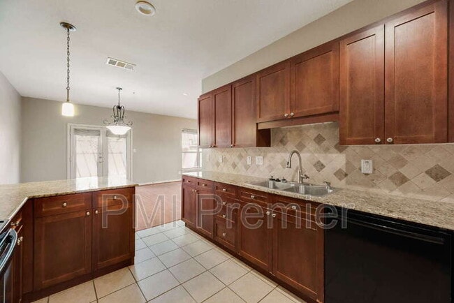 Building Photo - 321 Metropolitan Dr