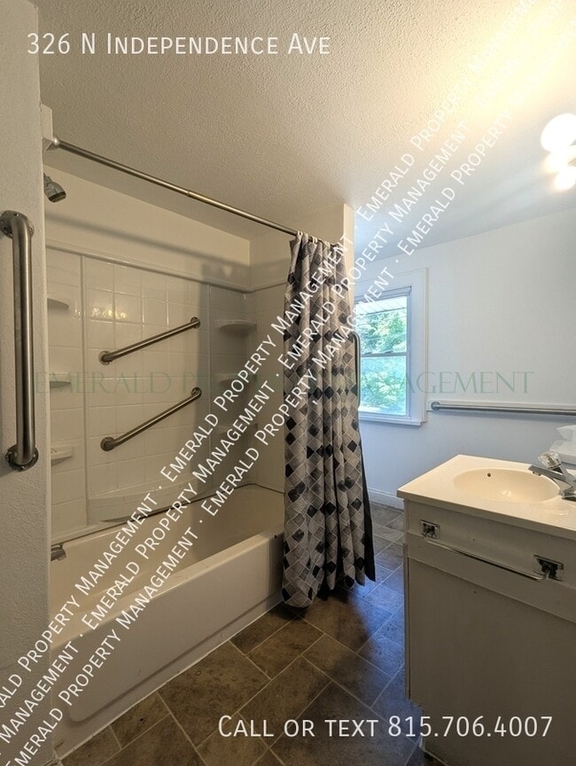 Building Photo - 326 N Independence Ave