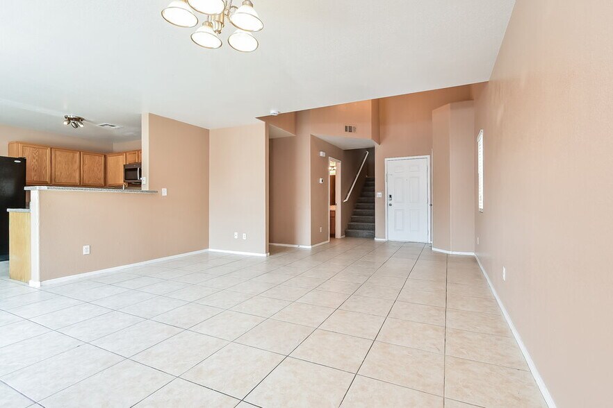Building Photo - 1011 Emerald Stone Ave