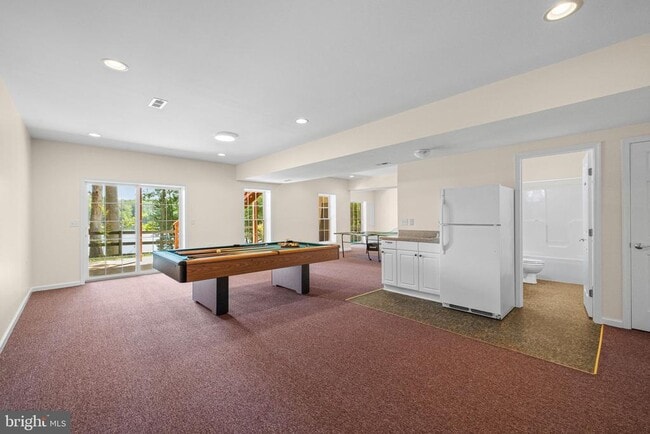 Building Photo - 686 Lake Caroline Dr