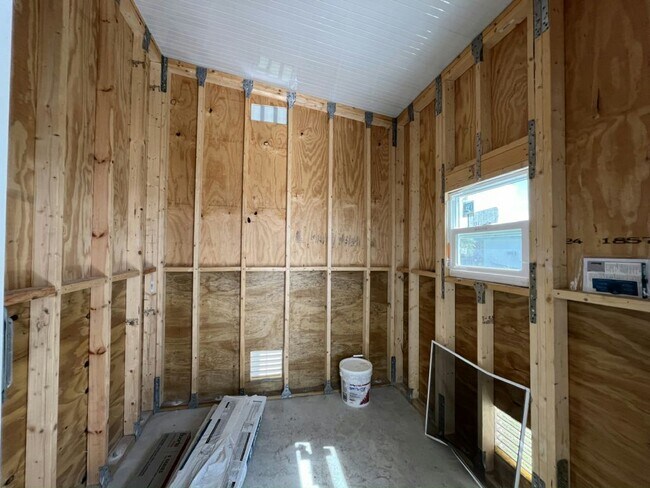 Building Photo - 747 Pirates Rest Rd