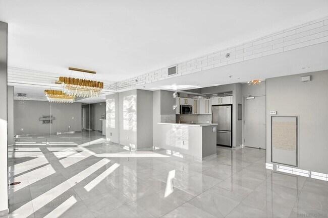 Building Photo - 321 Tenth Ave