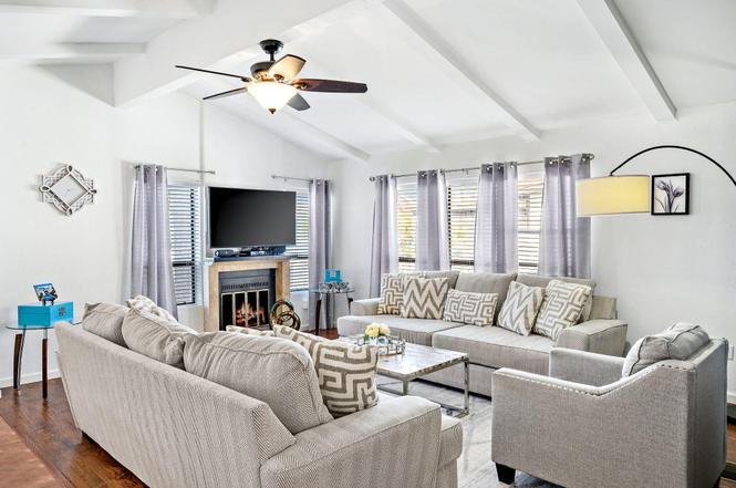 living room - 77949 Calypso Rd