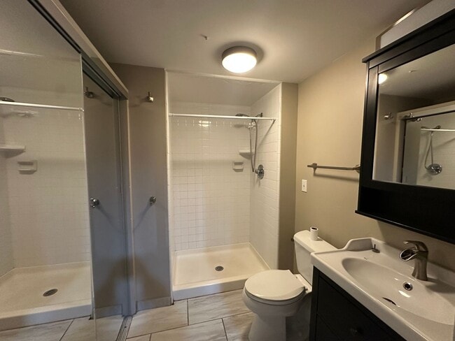 Building Photo - 3 Bedroom, 2 Bath Home in Golden Springs