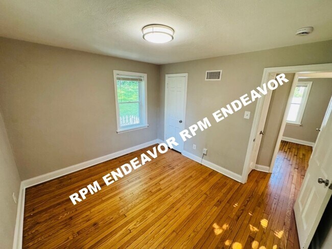 Building Photo - Modern Charm in University City: Your Ideal Rental Awaits!